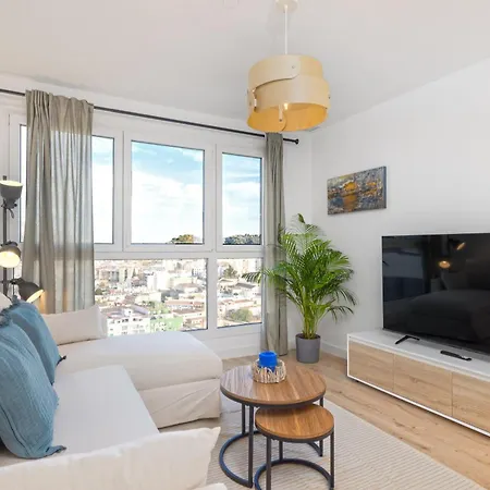 Skyline Apartment