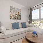 Skyline Apartment *